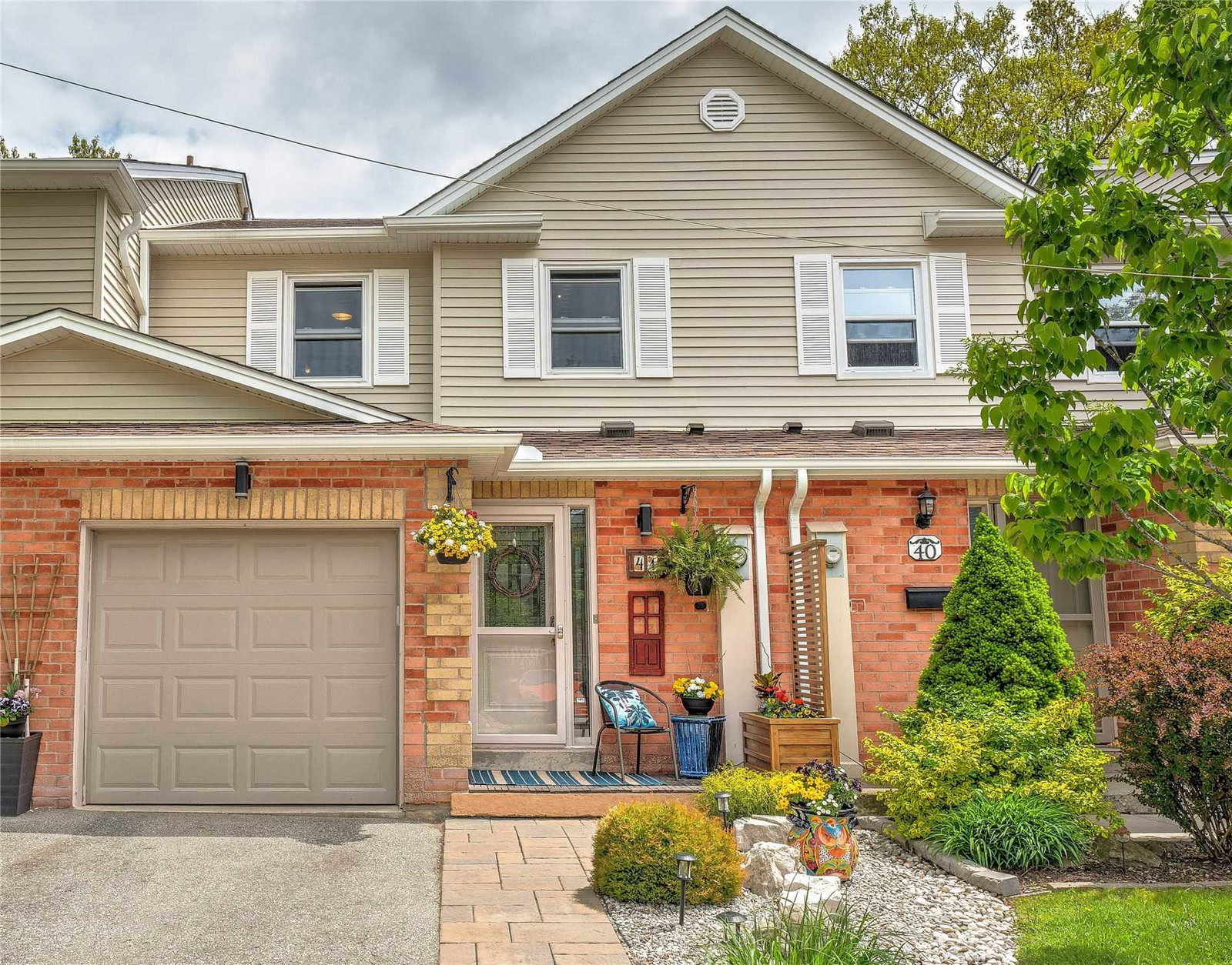 Kirstie Court Townhomes condo