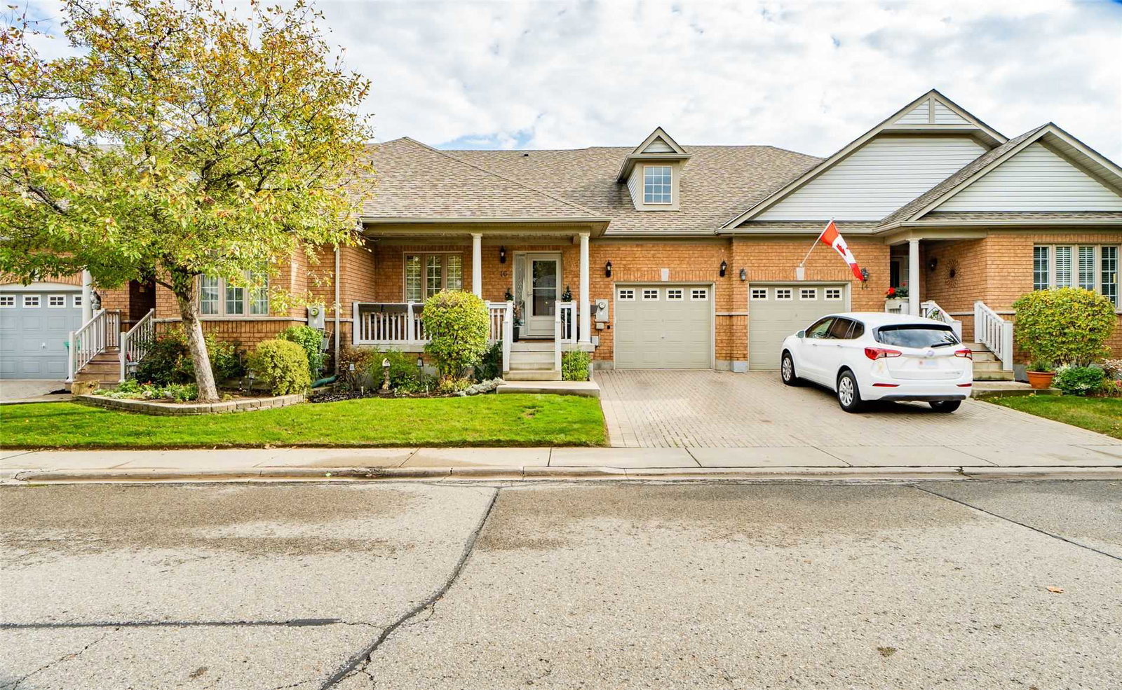 Rosedale Village - Model Court condo building exterior