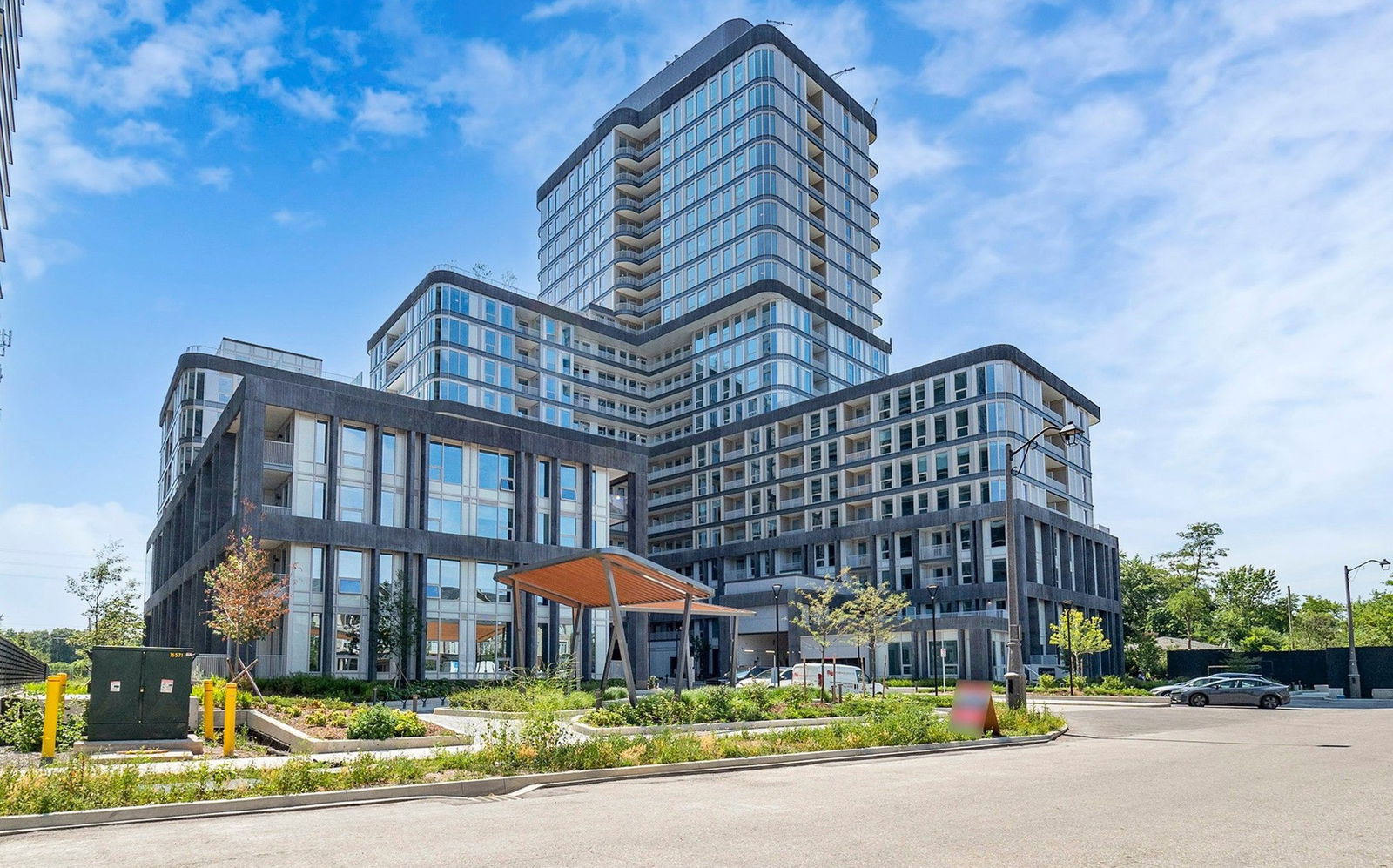 The Greenwich Condos at Oakvillage exterior