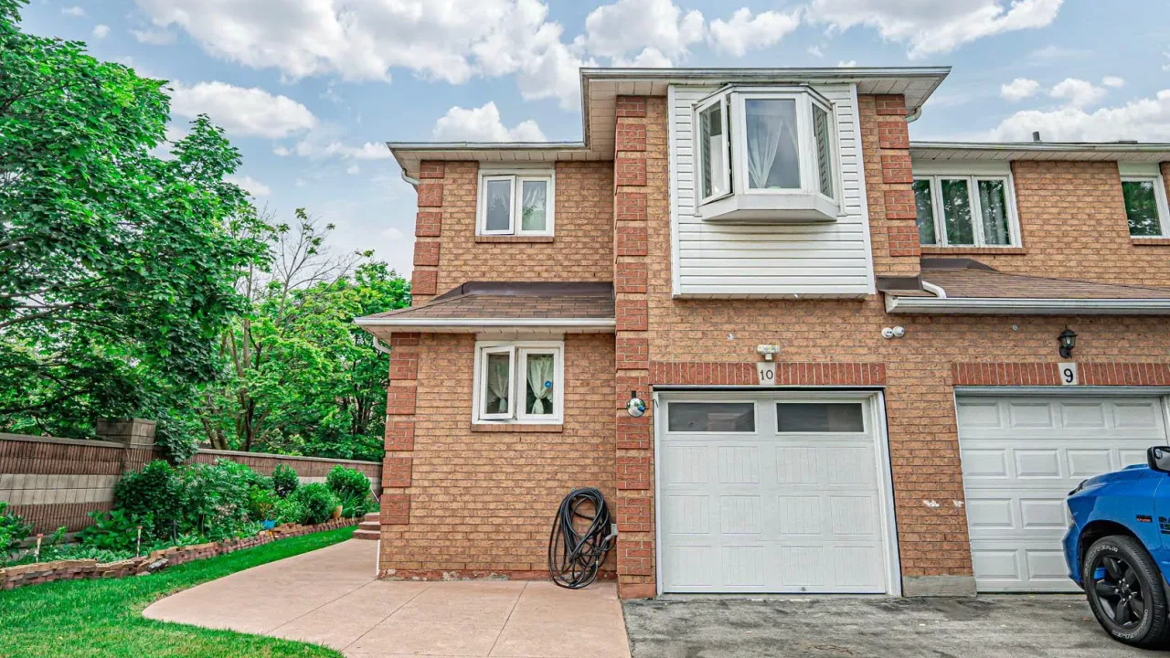 1 Shirley Place Townhomes exterior