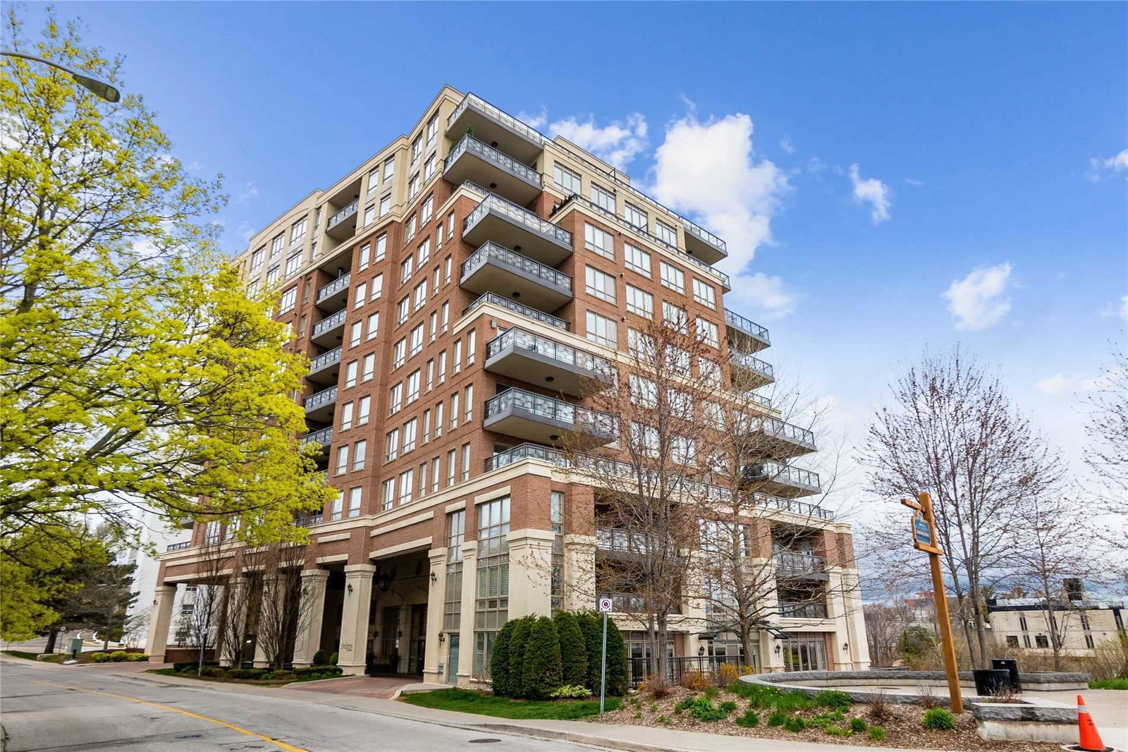 One Eleven Forsythe Condos exterior