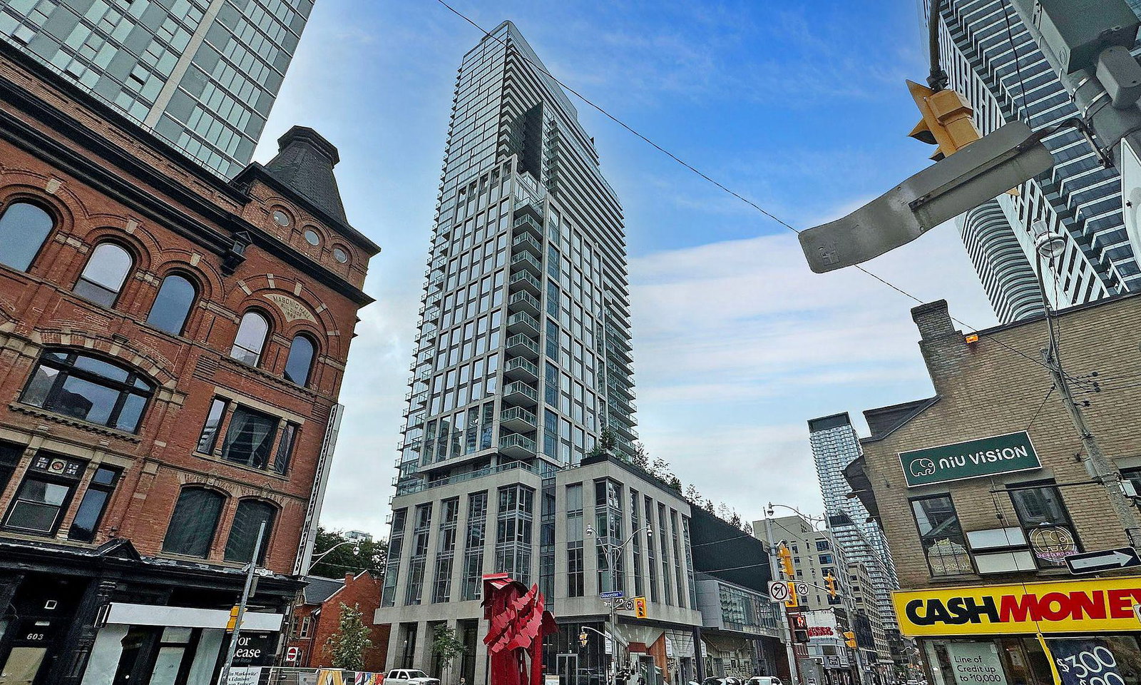 The Gloucester on Yonge exterior