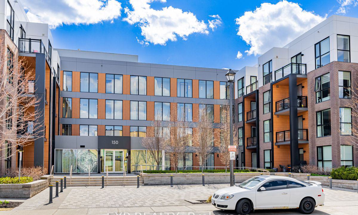 Trafalgar Landing Condos exterior