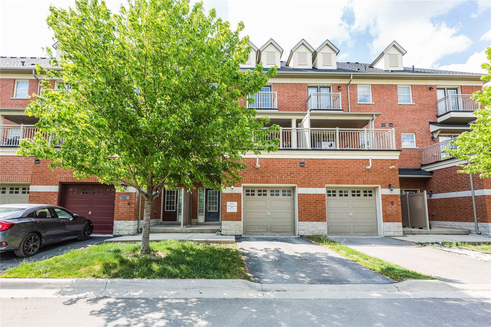 2510-2530 Countryside Drive Townhomes exterior