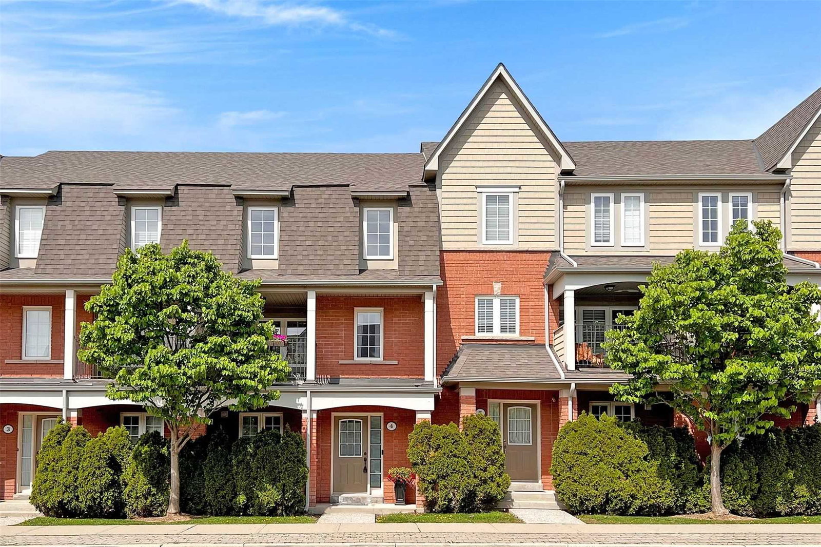 Oak Park Townhomes condo