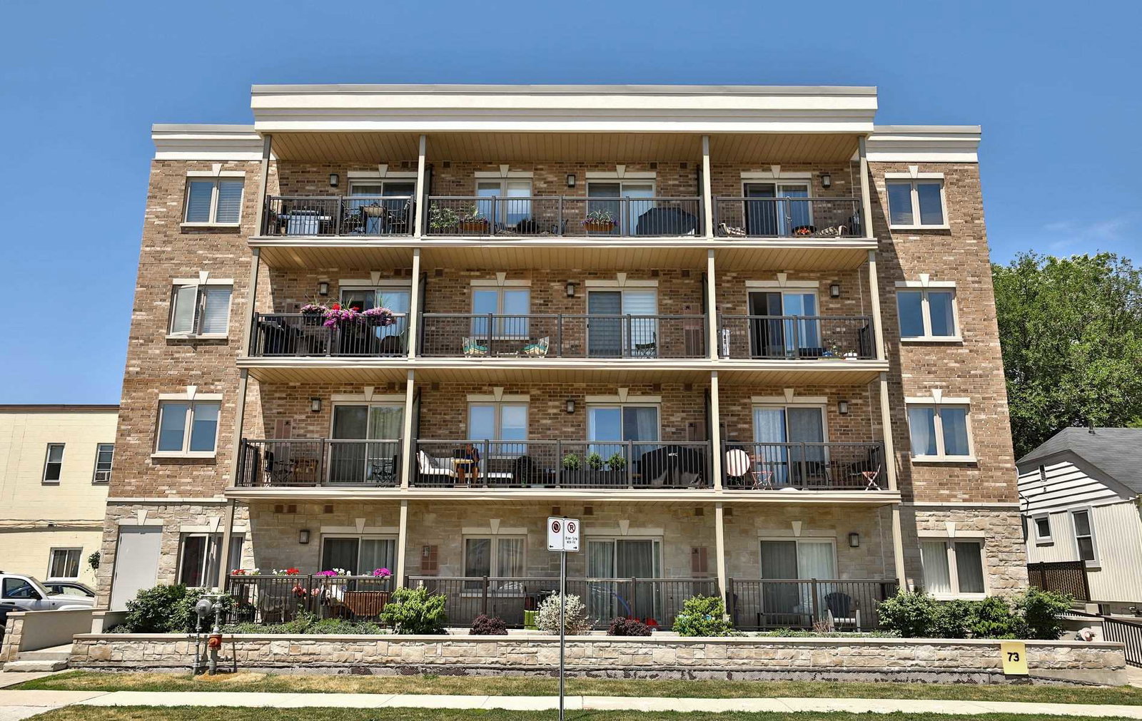 Princeton Manor Condos exterior