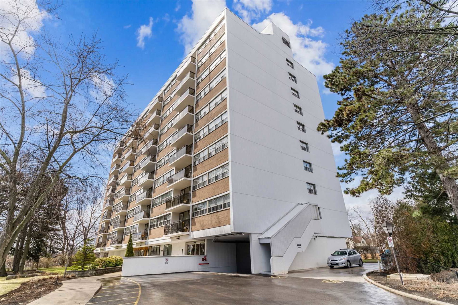 Arbour Glen Condos exterior