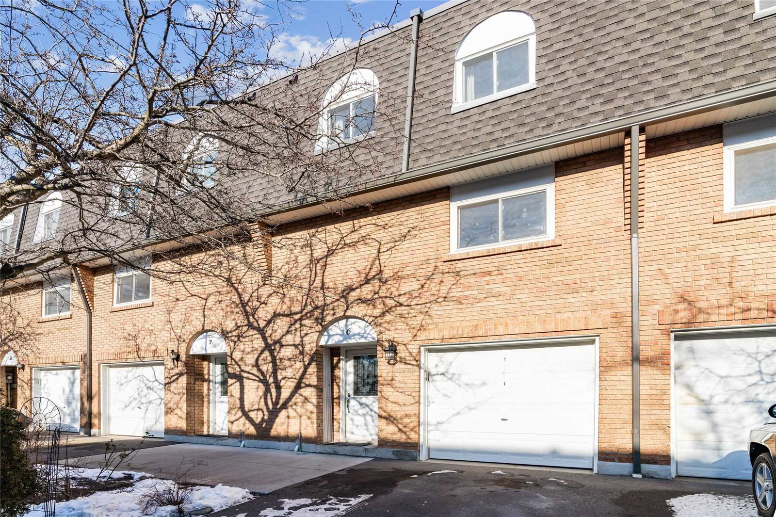 98 Brock Street Townhomes condo