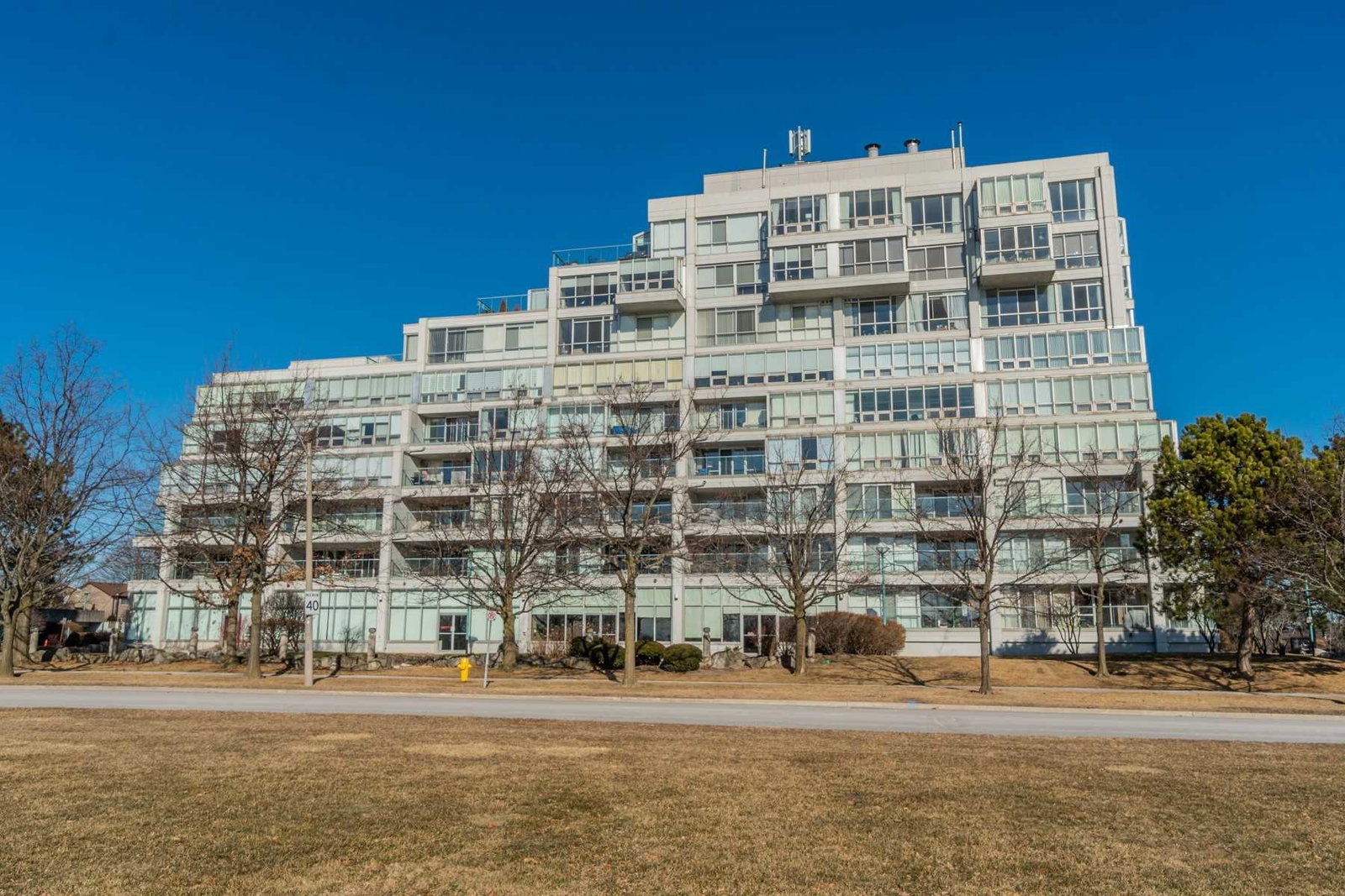 The Breakers Condos exterior