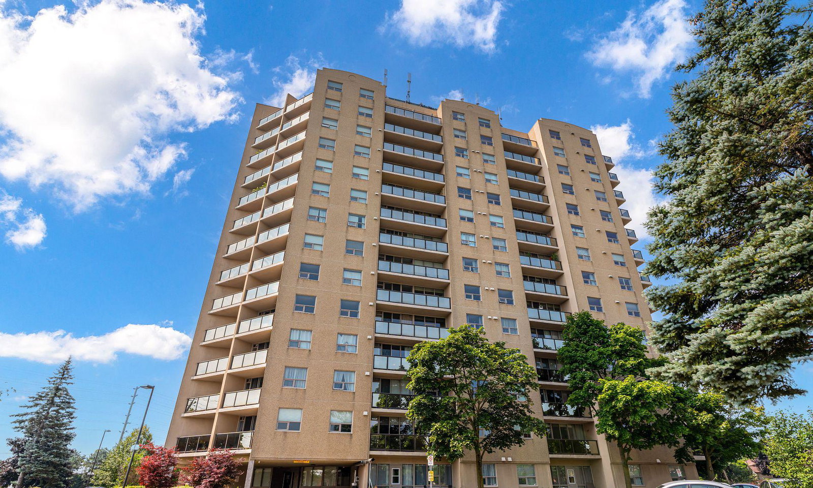 Top Of Westney Condos exterior
