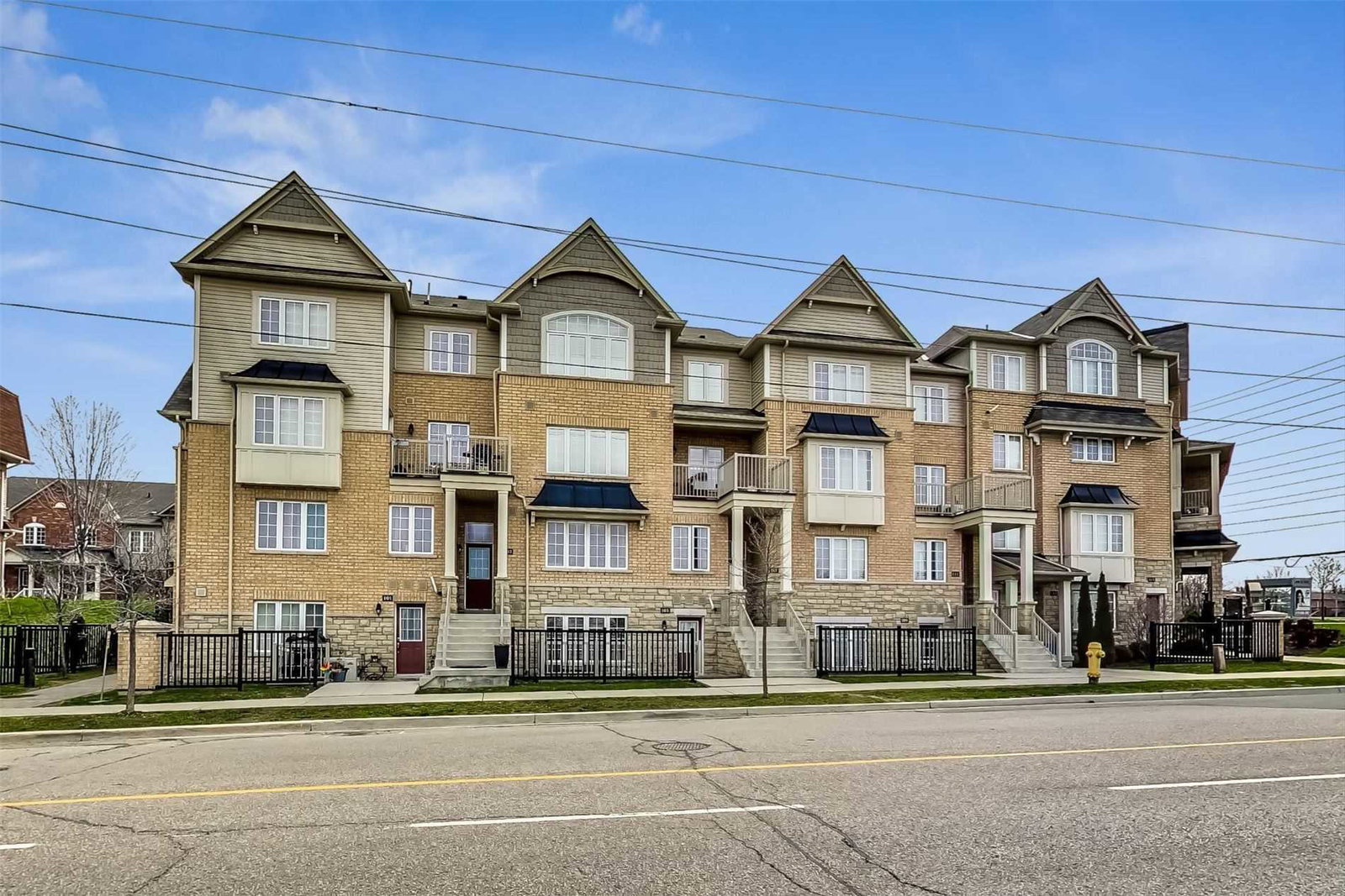 Townsgate Townhomes condo