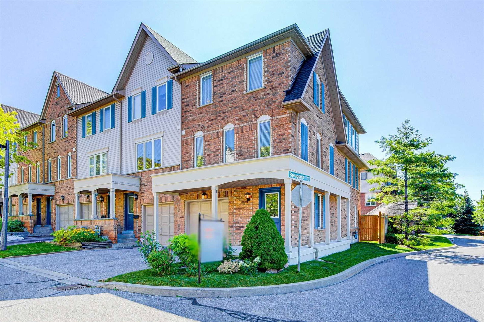 Applecroft Park Townhomes condo