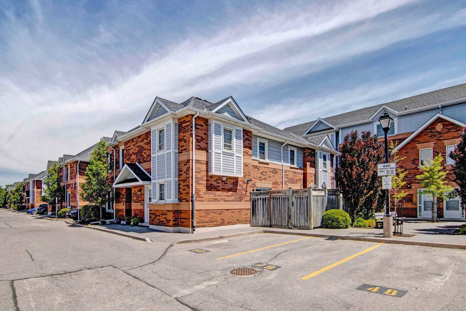 Stoufville Mews Townhomes condo