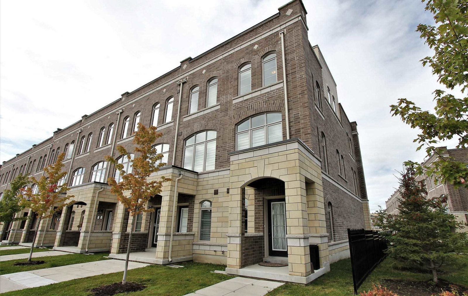 Uptownes at Cardinal Point condo