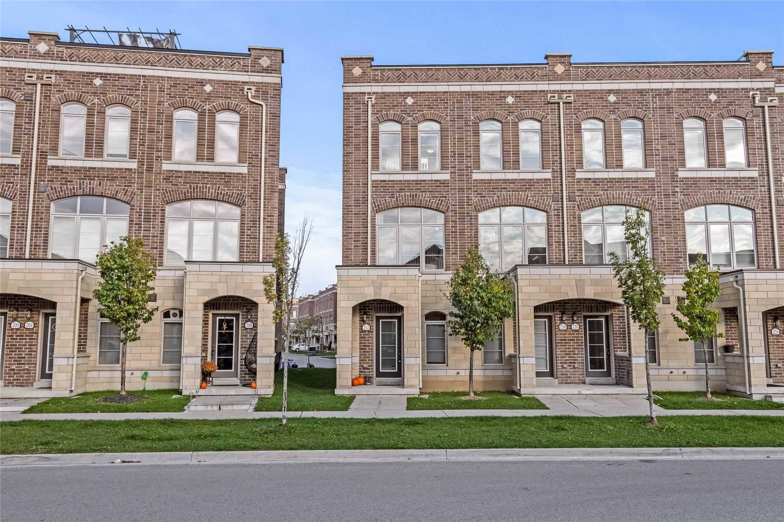 Glad Park Avenue Townhouses condo
