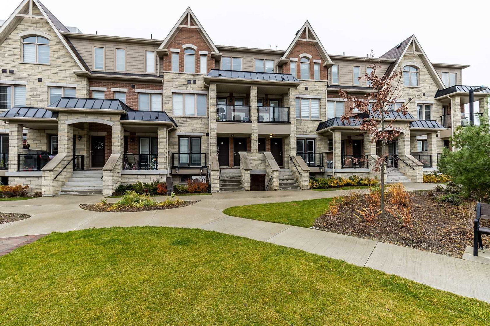 Newtowns at Mount Pleasant Townhomes exterior