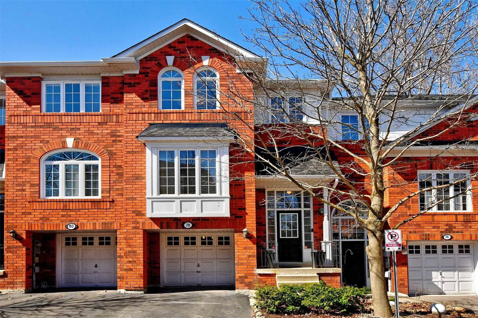 Mosaics Avenue Townhomes exterior