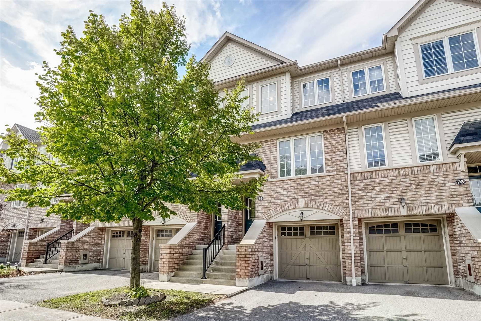 Oakins Lane Townhomes condo