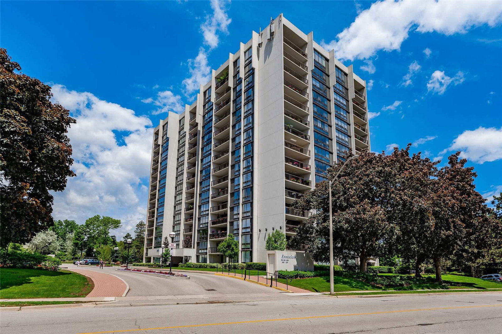 Ennisclare On The Lake Condos condo
