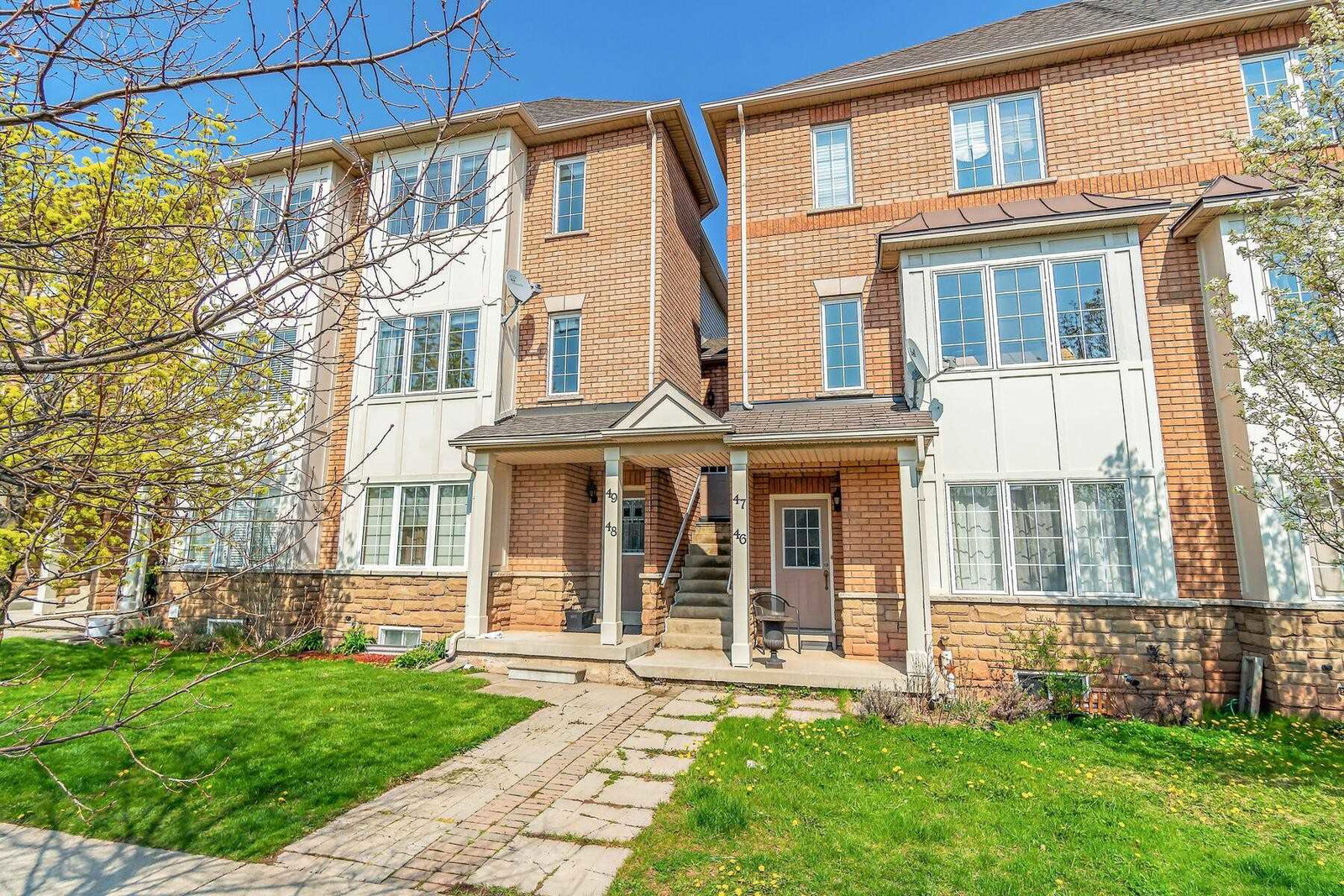 Heritage Gate Townhomes exterior