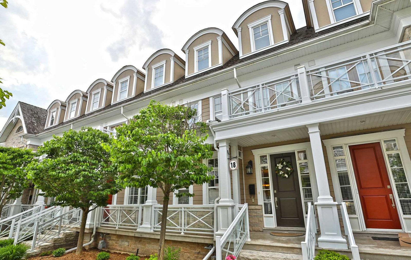 The Harbour Club Townhomes condo
