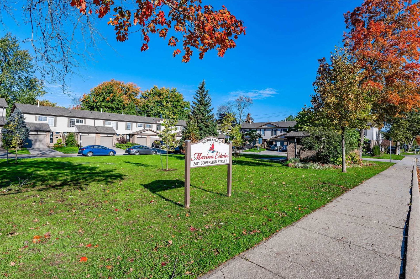 2411 Sovereign St Townhomes condo building exterior