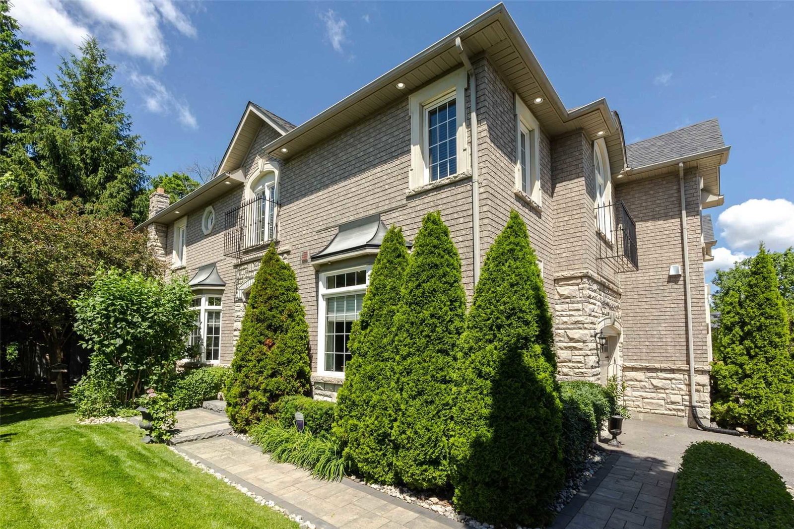 The Classics of Aurora Woods condo