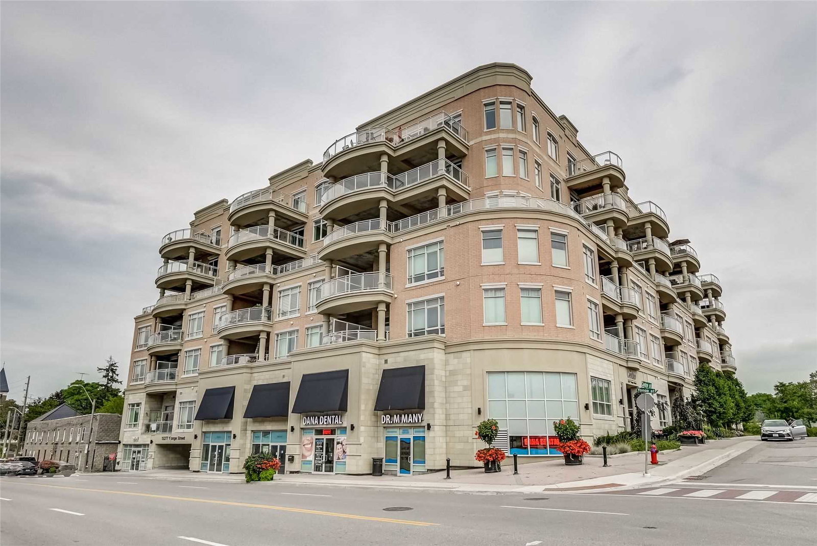 Centro Condos exterior
