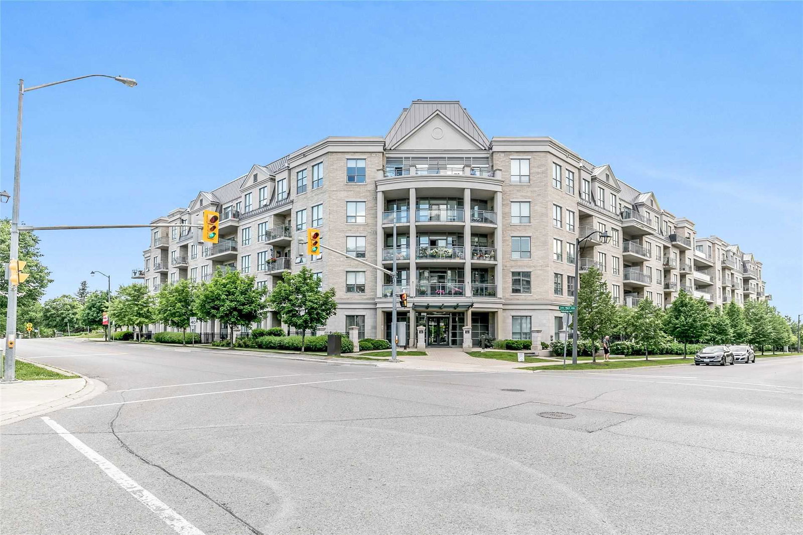 The Ridgewood Condos exterior