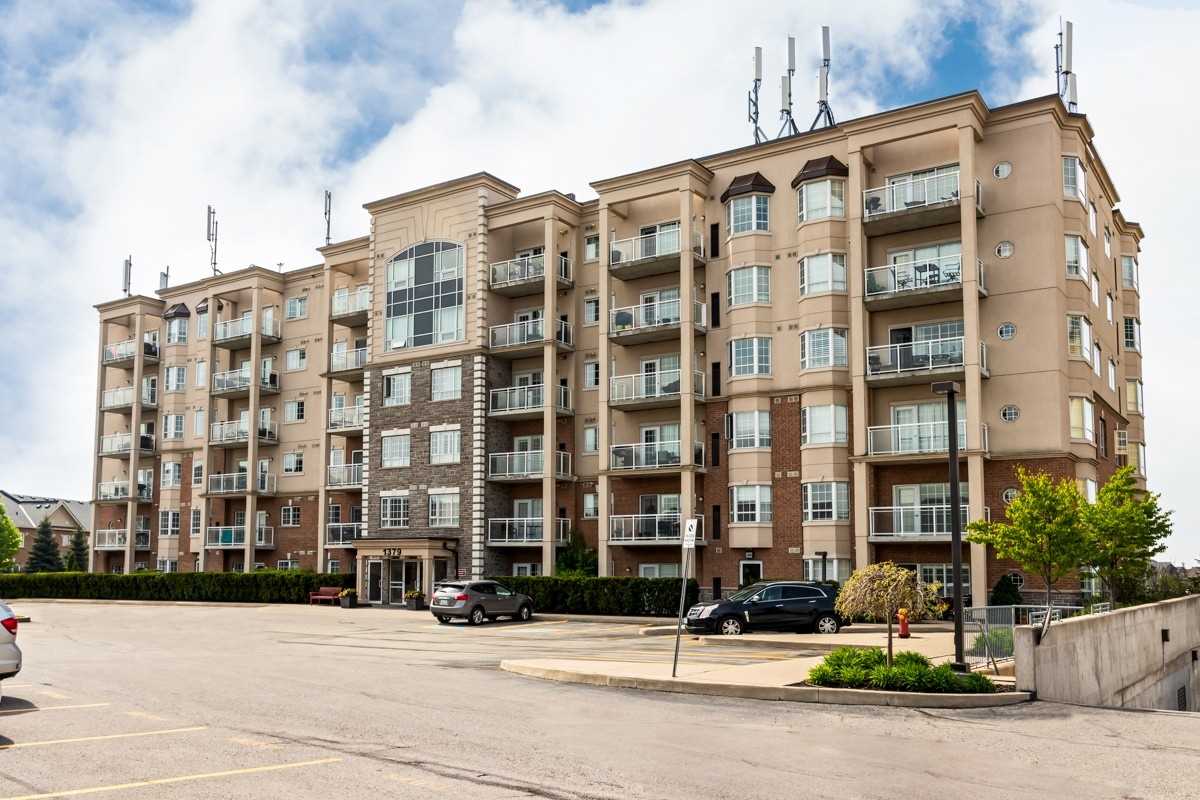 Parkside Residences Condos exterior