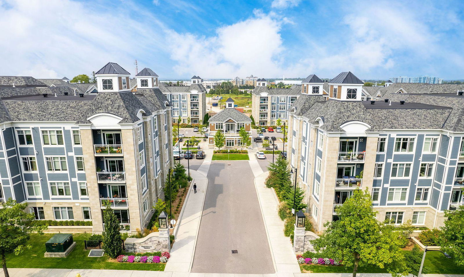 Harbourside Condos exterior
