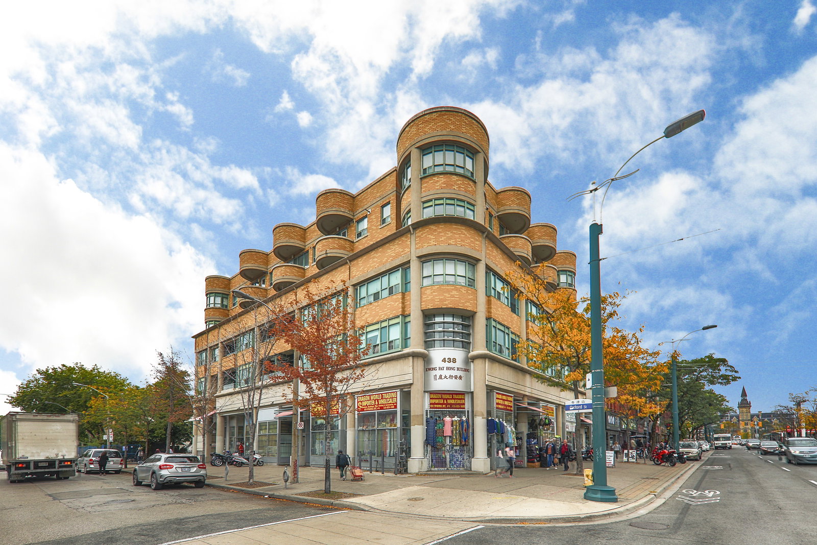 8 Oxford Street Condominiums exterior