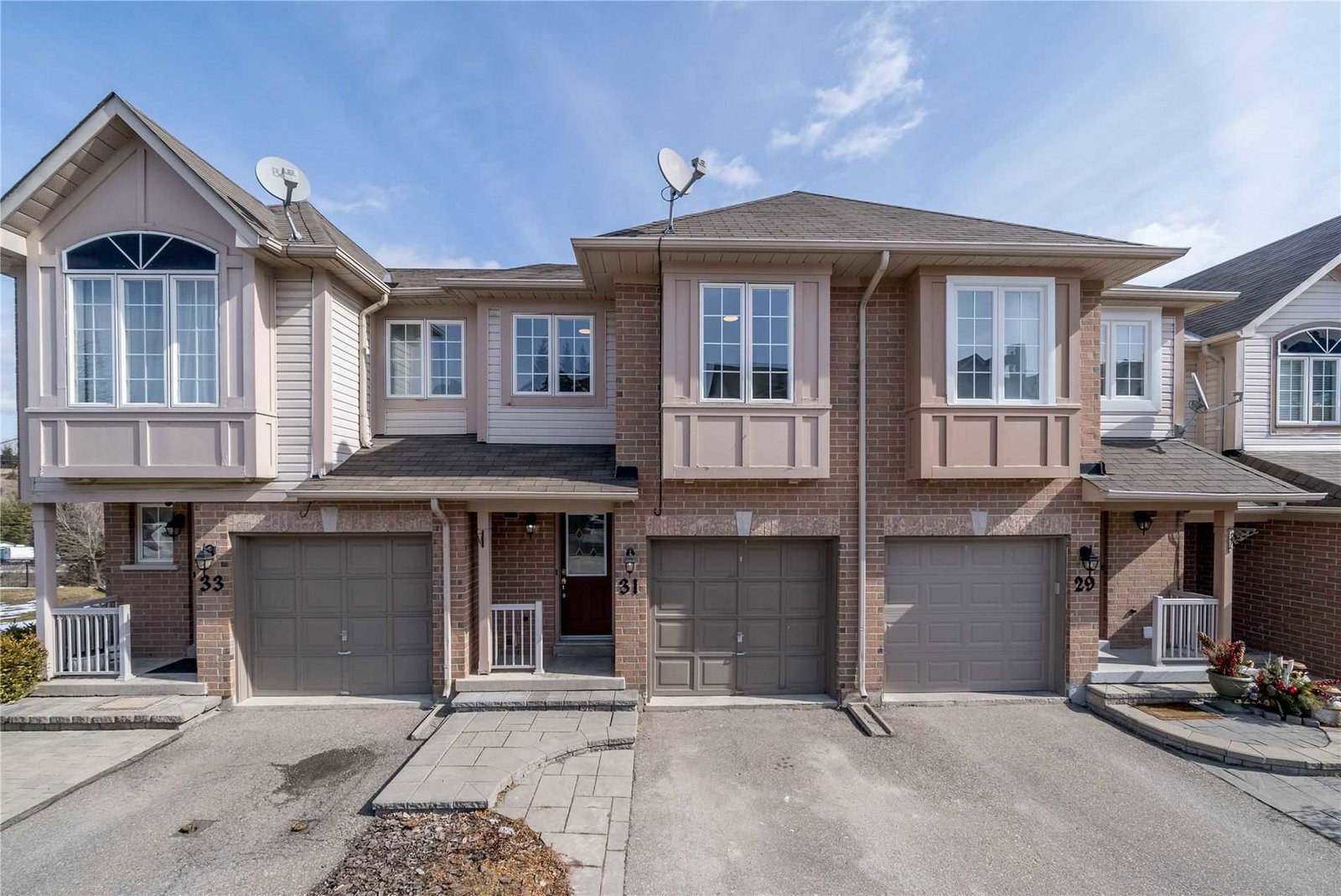 Banks of the Credit River Townhomes exterior