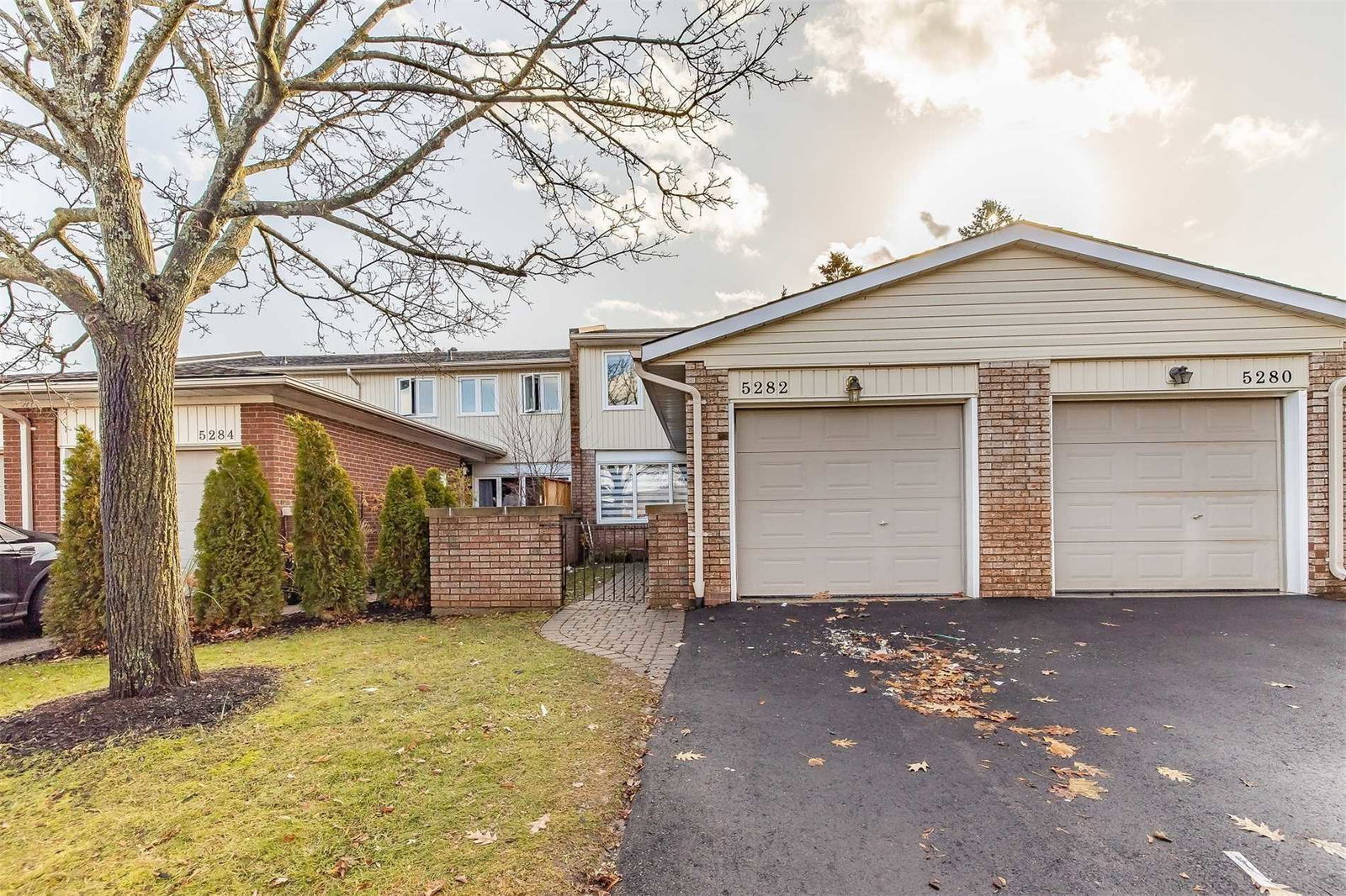 Parkwood Village Townhomes condo