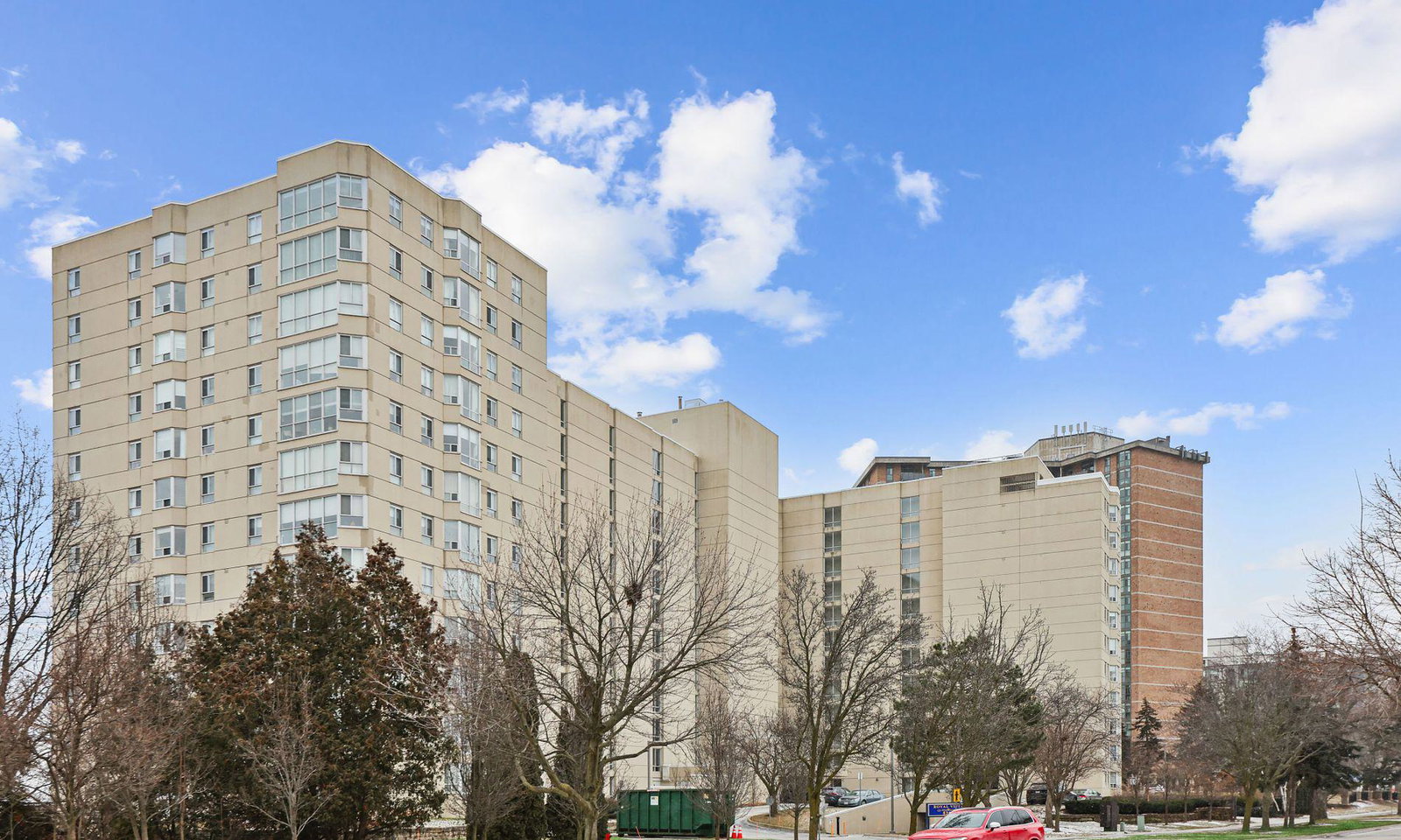 Royal Vista Condos exterior