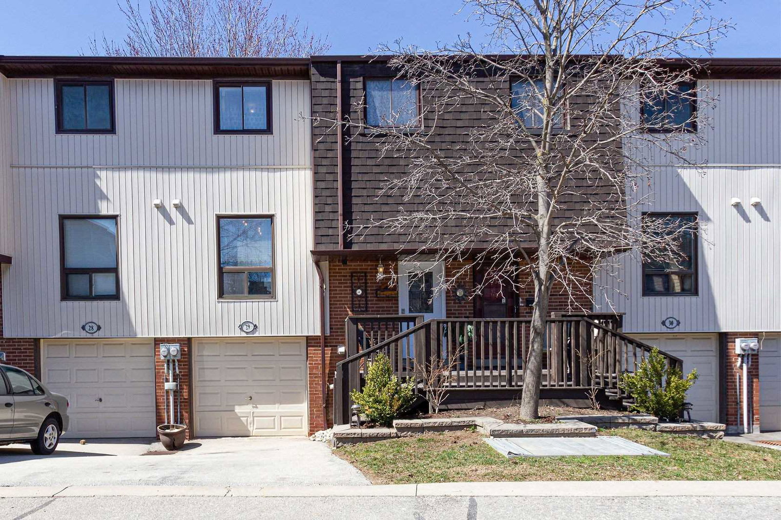 481 Pitfield Road Townhomes exterior