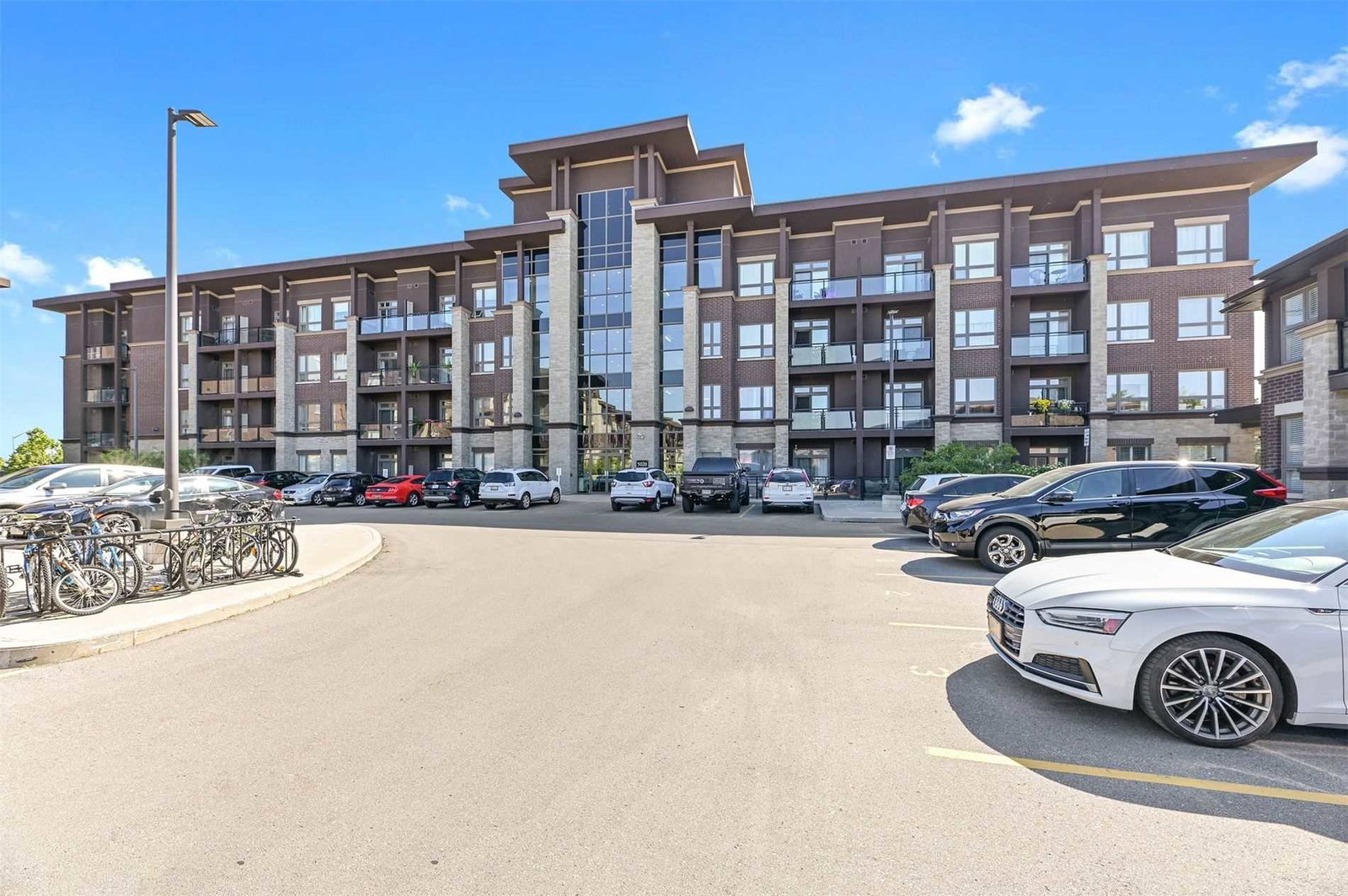 Vibe Condos condo