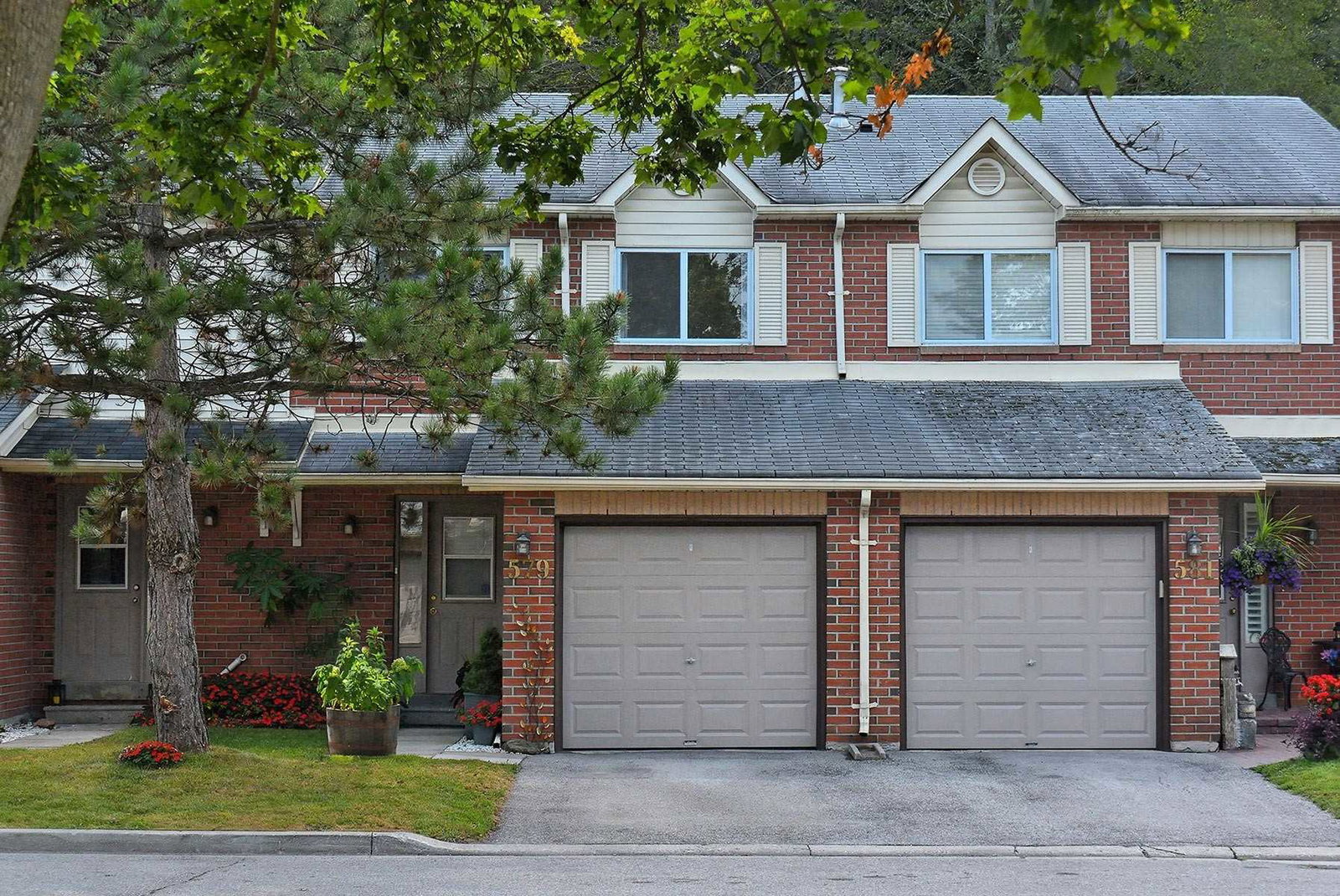 Mulock Village Townhomes condo