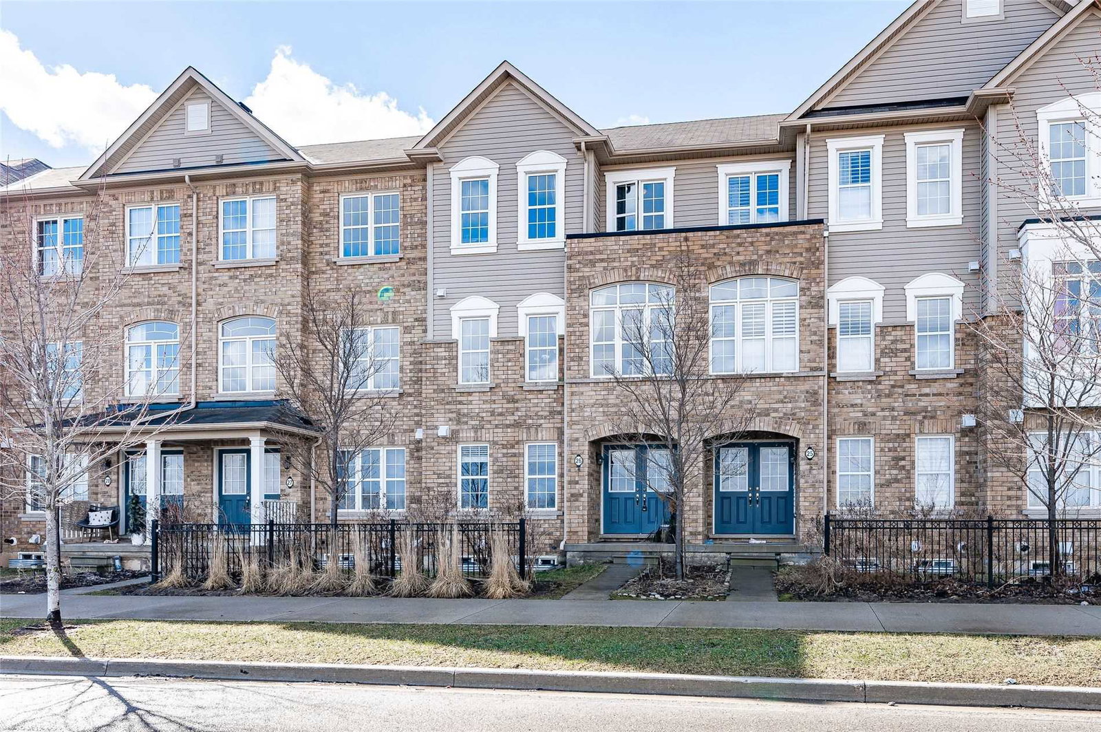 4823 Thomas Alton Boulevard Townhomes exterior