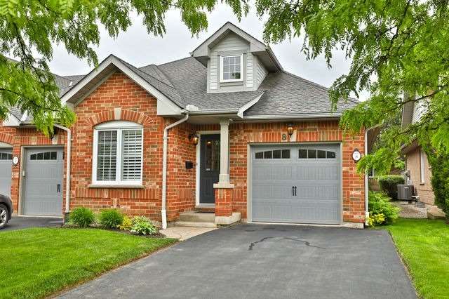 4275 Millcroft Park Townhomes exterior