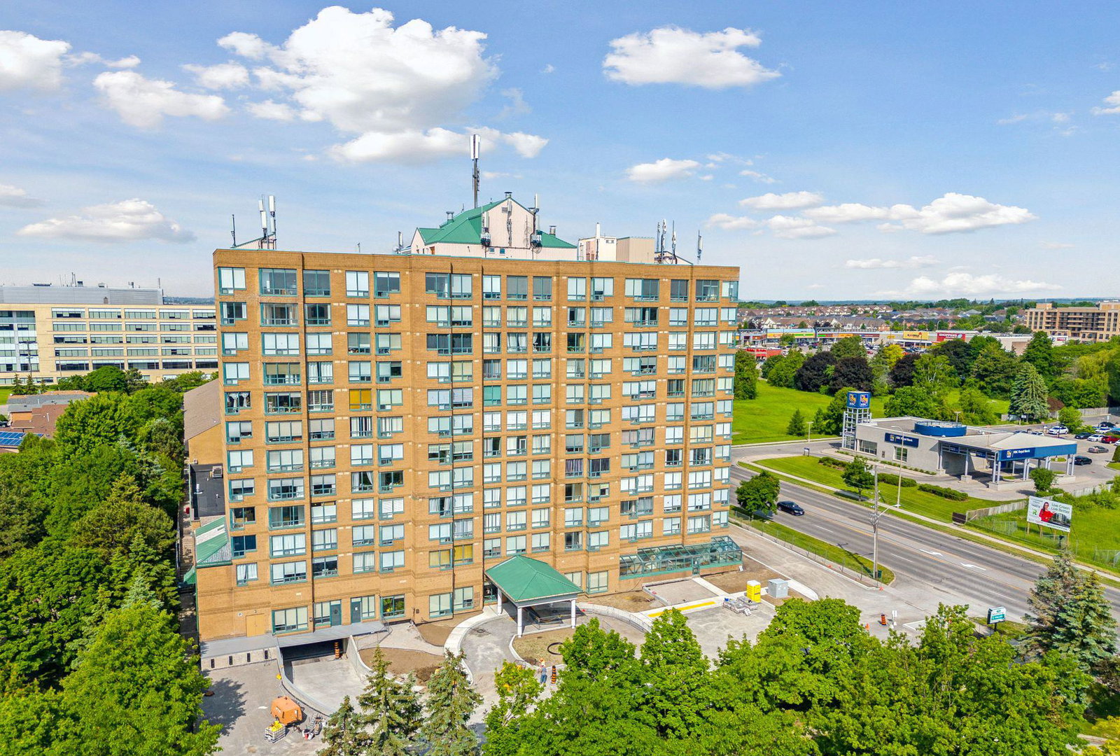 The Waldorf Condos exterior