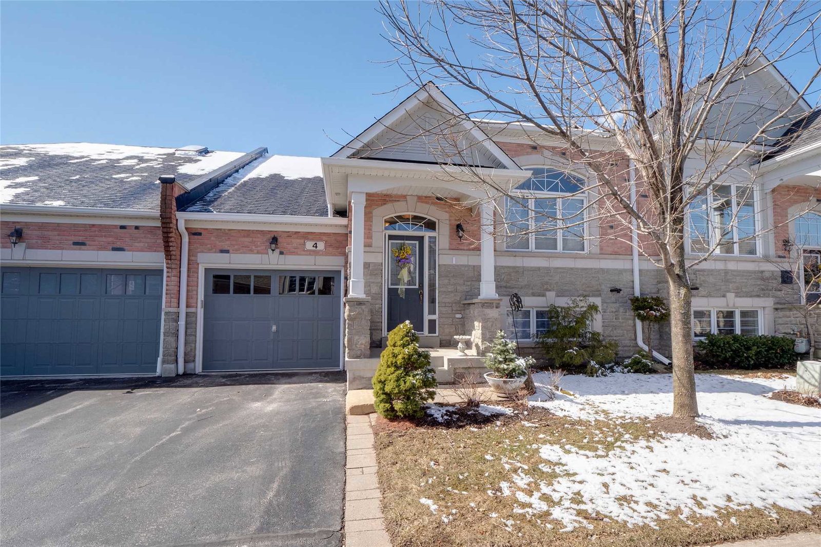 The Fairways Townhomes condo building exterior
