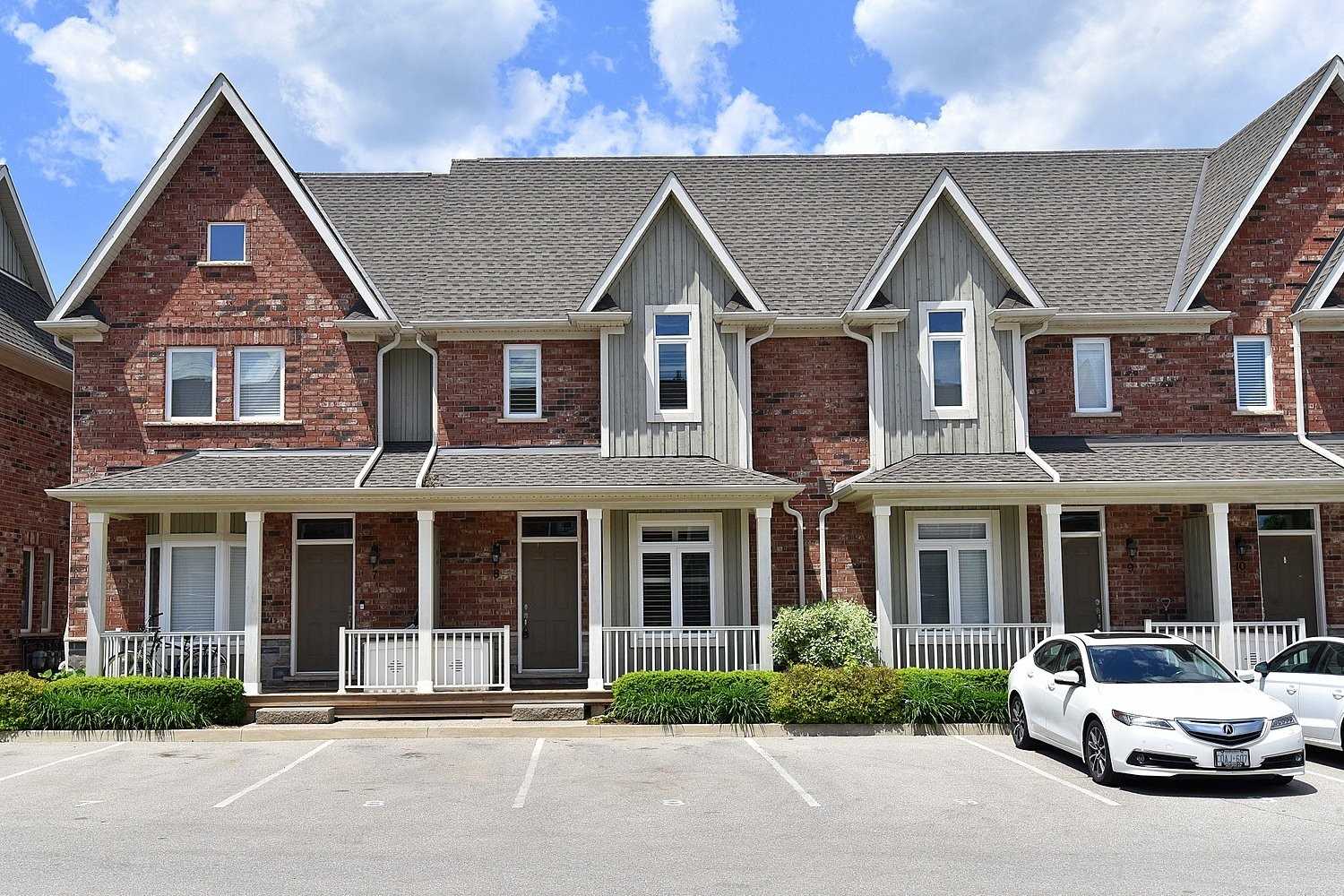 The Abbeys At Millcroft Townhomes exterior