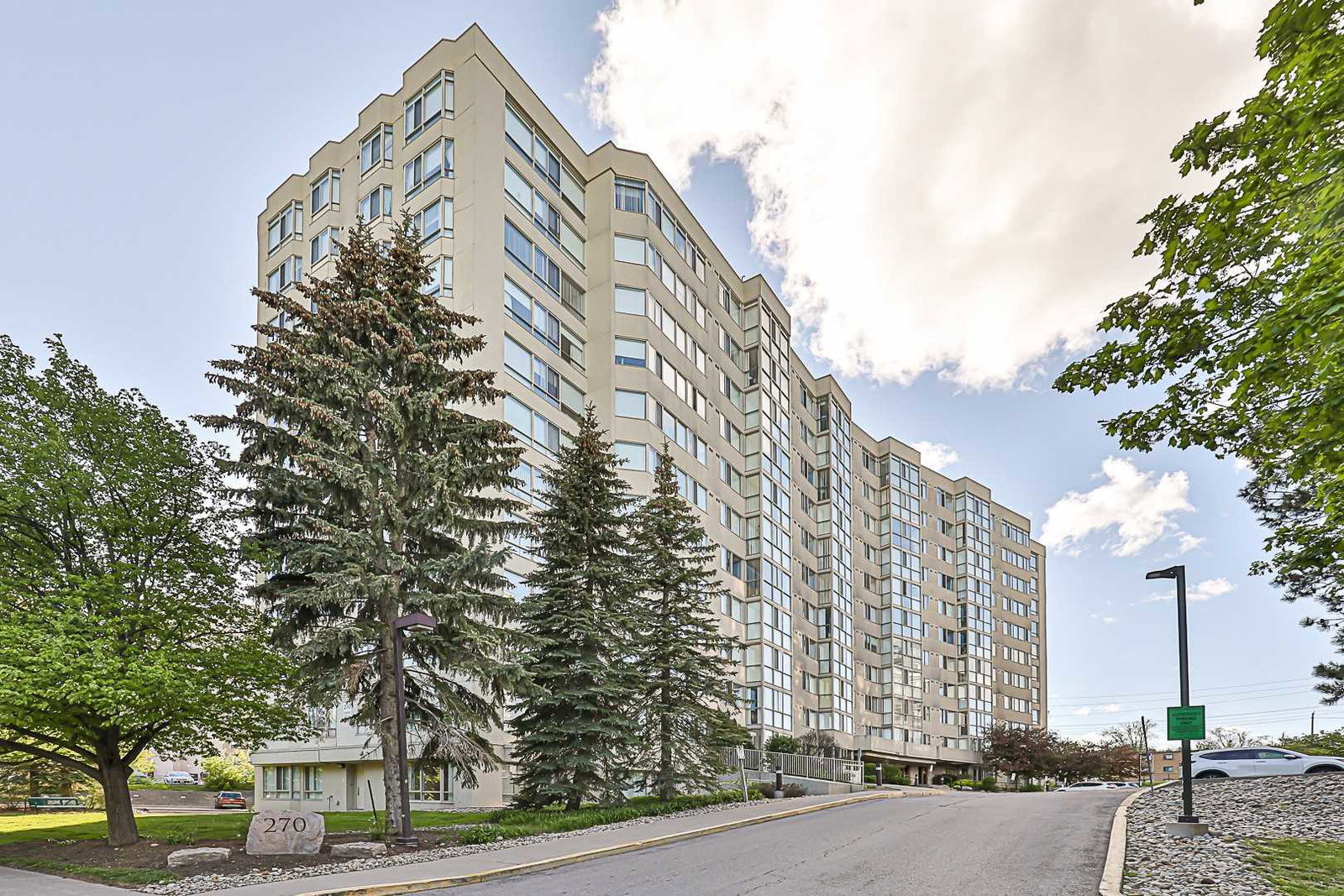 King Crest Condos exterior