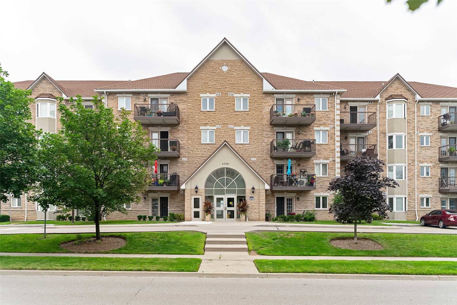 Kensington Gate Condos condo