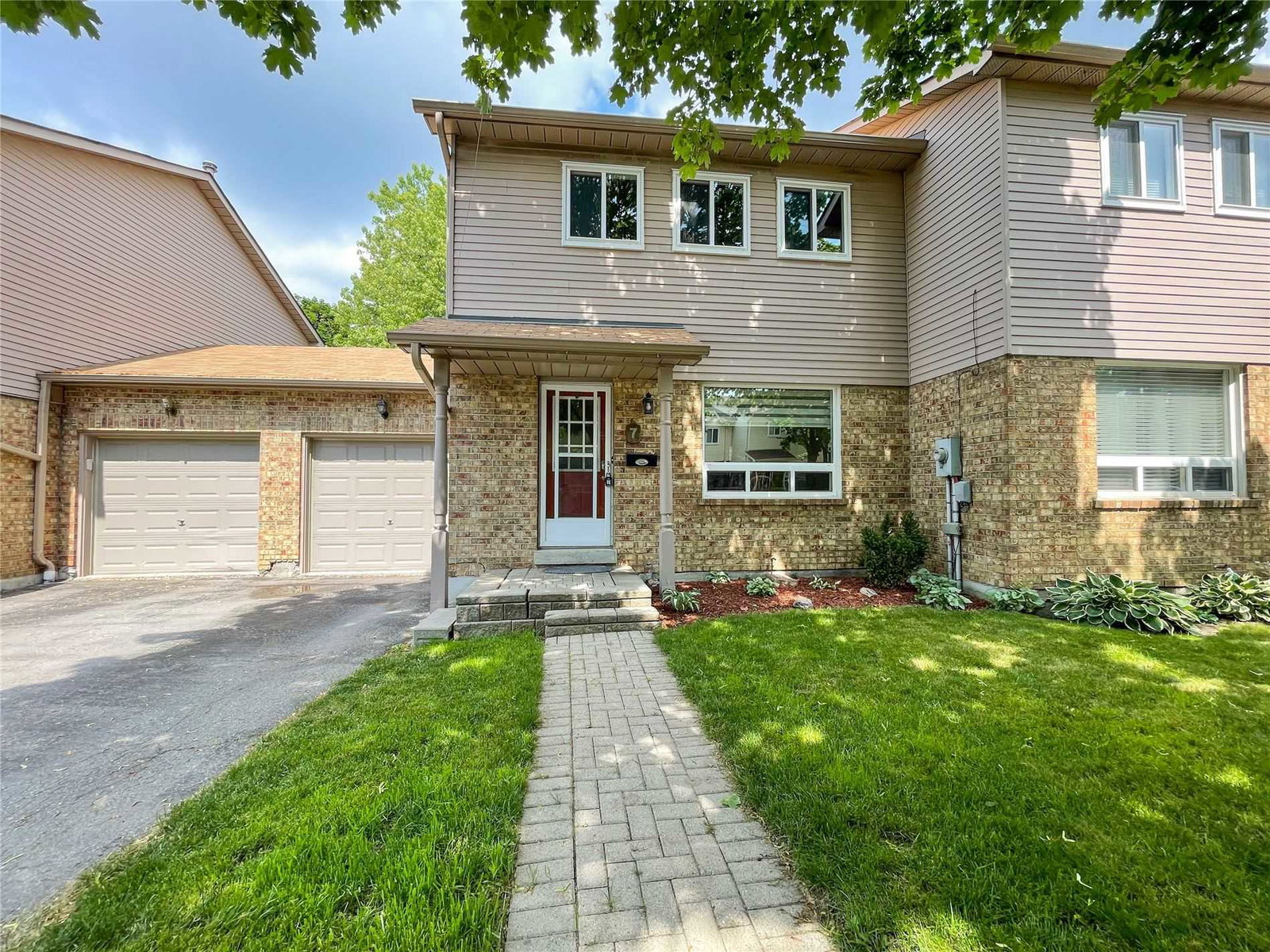 1640 Nichol Ave Townhomes exterior