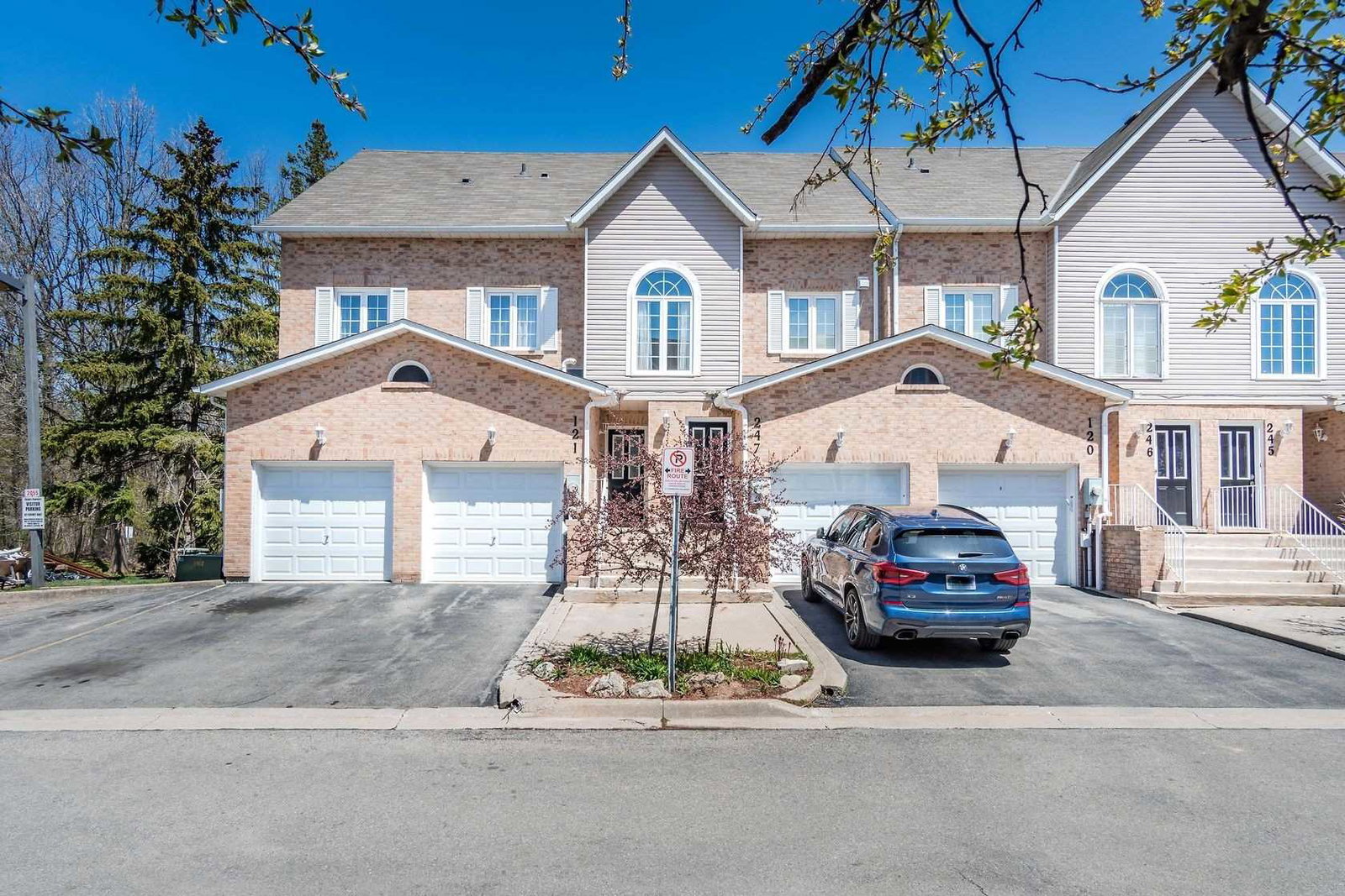 2055 Walkers Line Townhomes condo