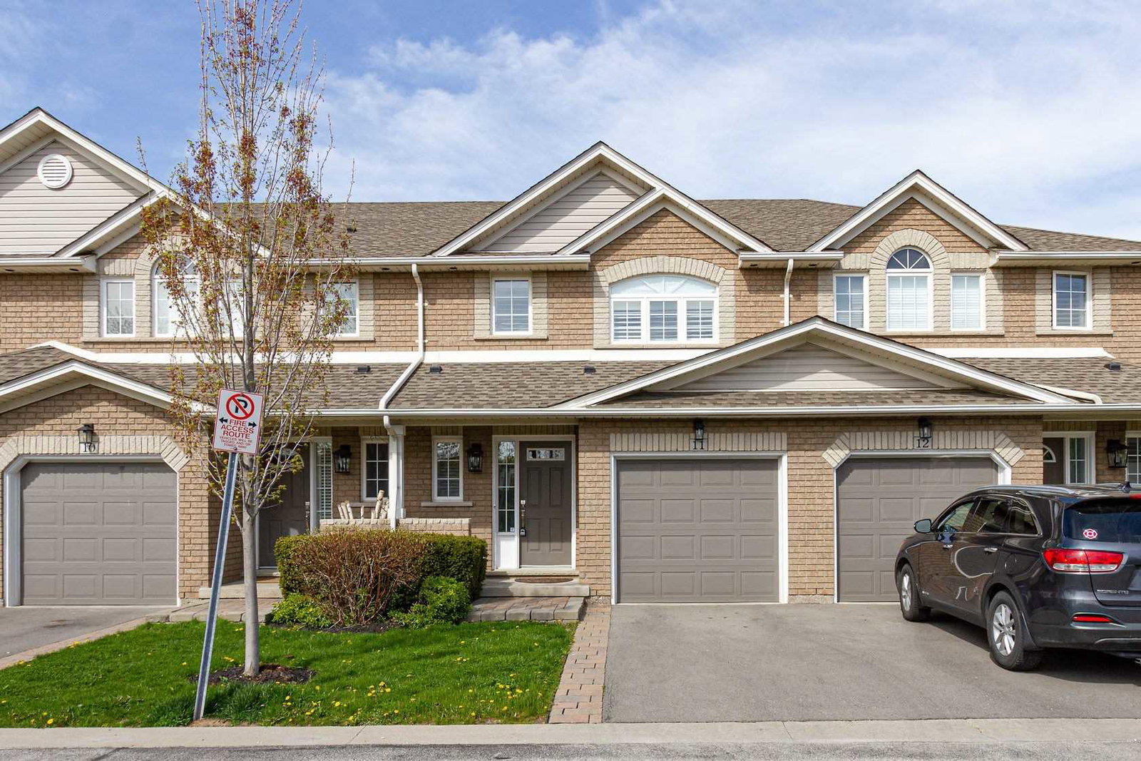 2151 Walker's Line Townhomes exterior
