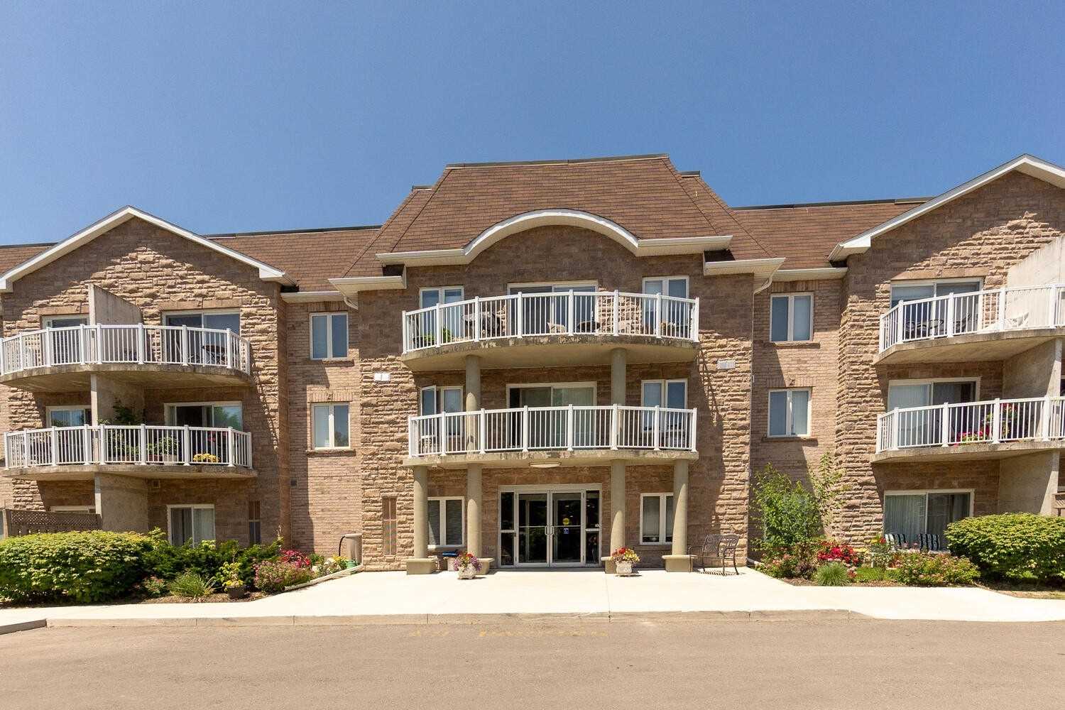 Chestnut Manor Condos exterior