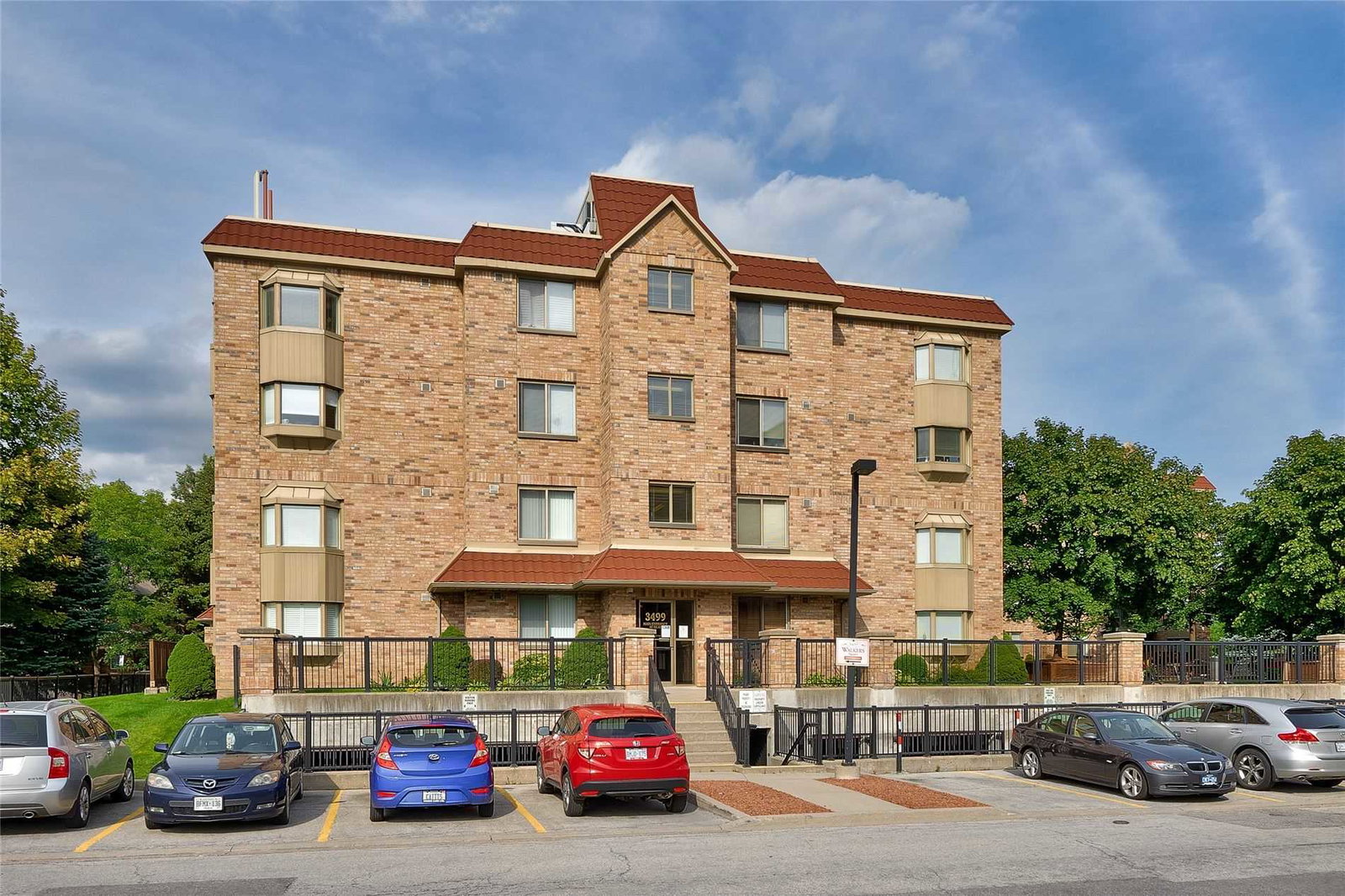 Walkers Square Condos exterior